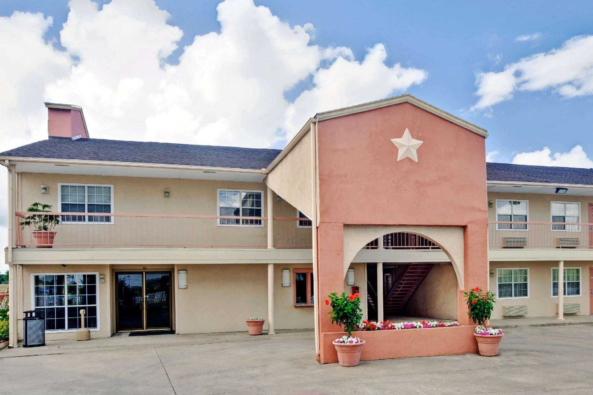 Super 8 By Wyndham Terrell Hotel Exterior foto